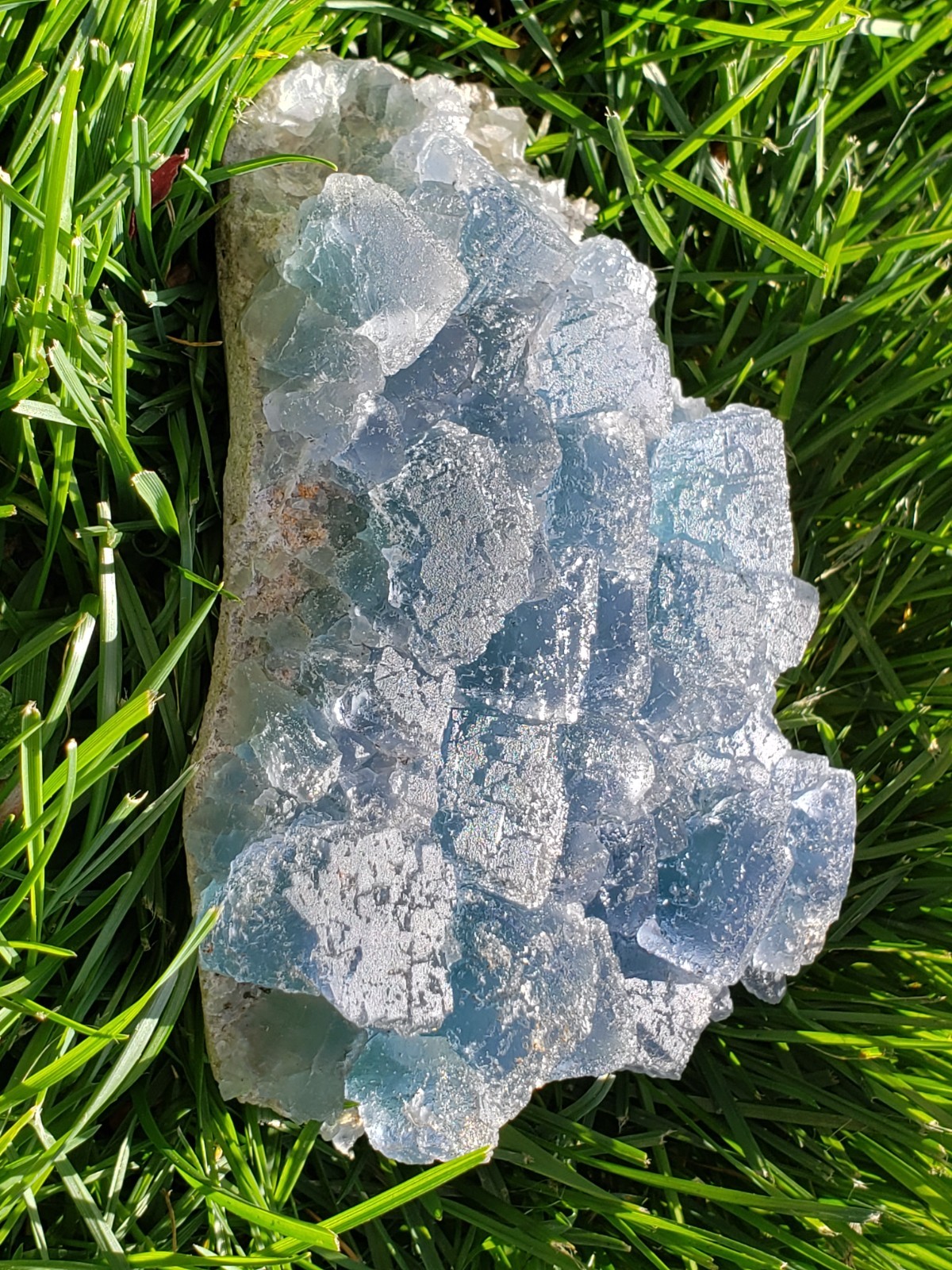 5.25″ Blue Fluorite Crystal Quartz UV on Matrix Specimen, 609g or 1.3 lbs