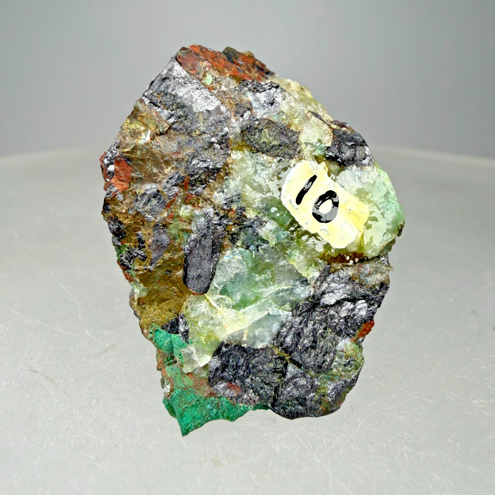 Hubnerite, Quartz: Harding Mine, Picuris District, Taos County, New Mexico