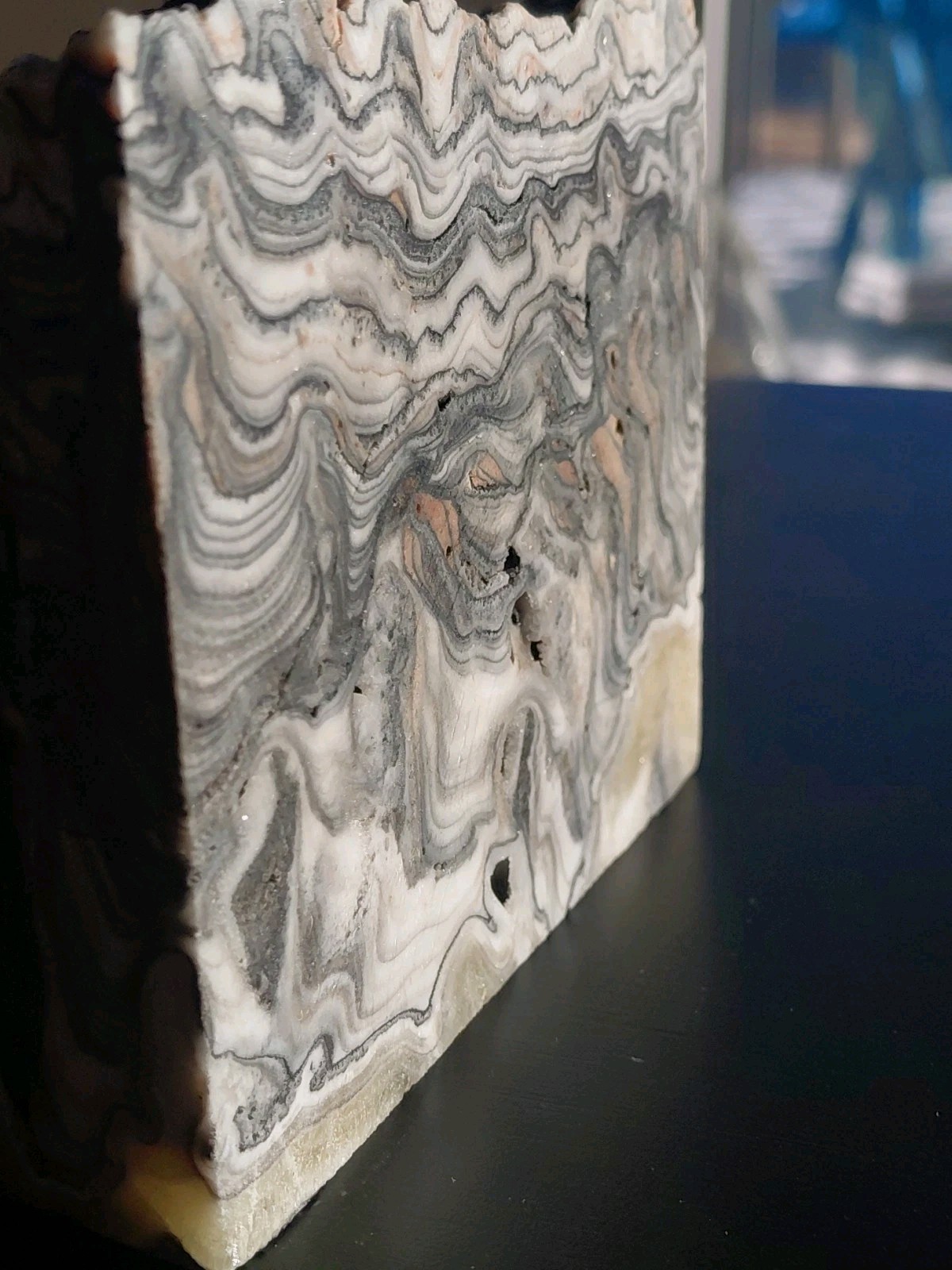 Zebra Calcite Tower 2 Lbs Crystal Pocket Banded Dendritic Display 4″x 3 1/2″x 2″