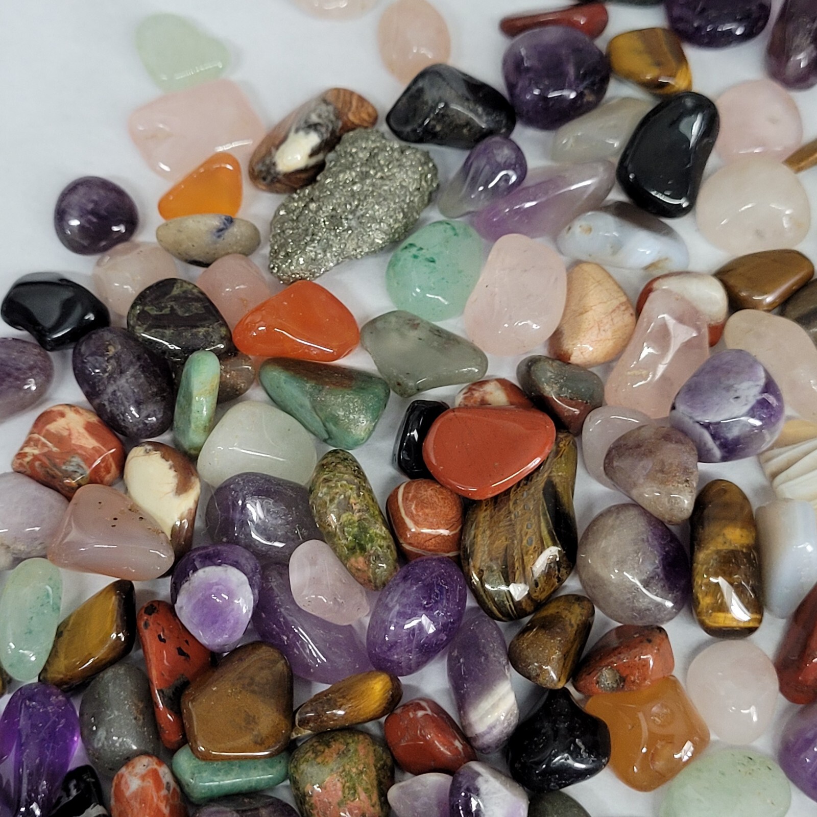 8oz Mixed Crystals in Vintage Chemist Apothecary TCW Glass Jar Small Tumbles EUC