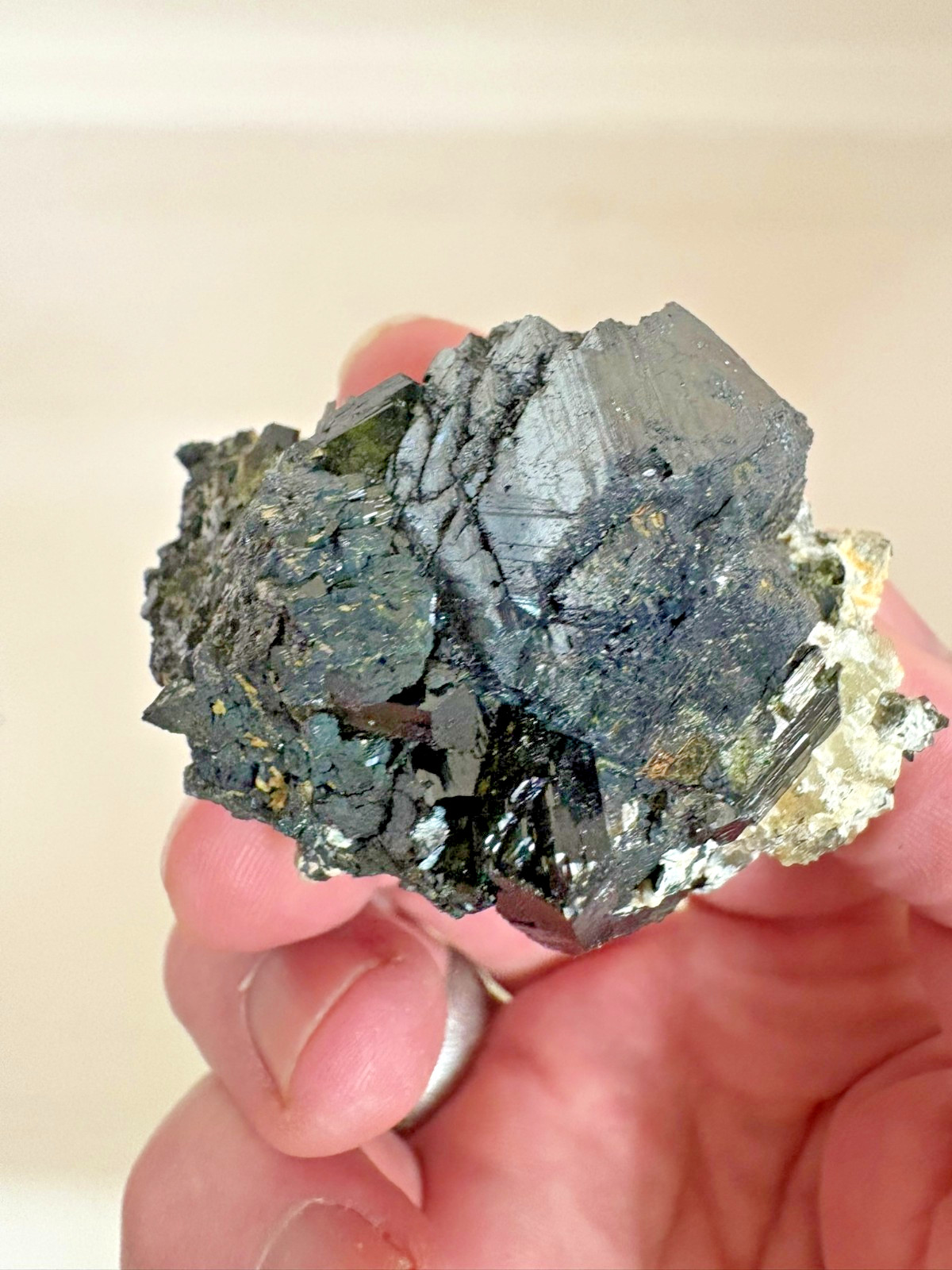 Magnetite, complex crystal, on Epidote, Cerro San Cristobal, Canete, Peru