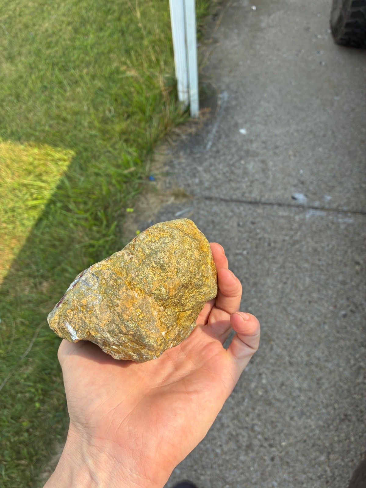 chalcopyrite/gold on quartz