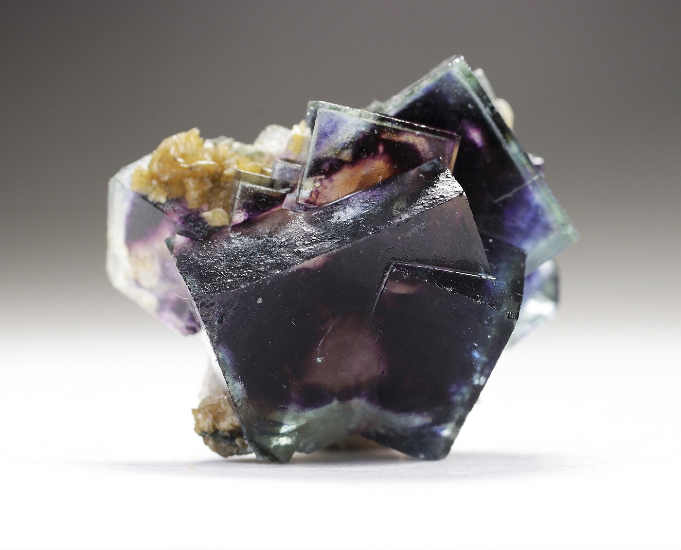 RAREST! ALIEN EYE Multicolor ZONED FLUORITE Crystal,Yaogangxian Mine,China