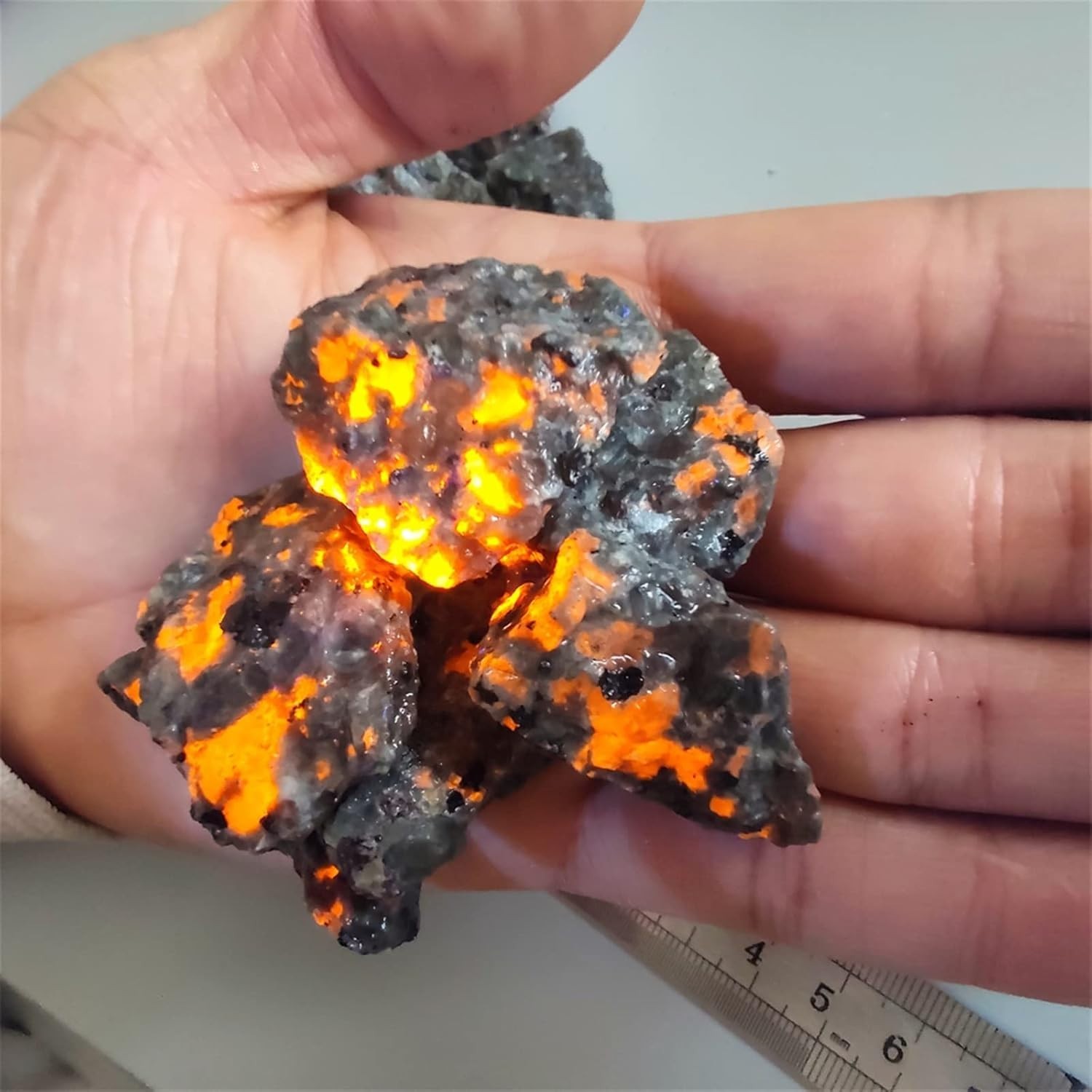 5PCS Raw Yooperlite UV Fluorescent Emberlite Glowing Fire Rocks Chunks Stone