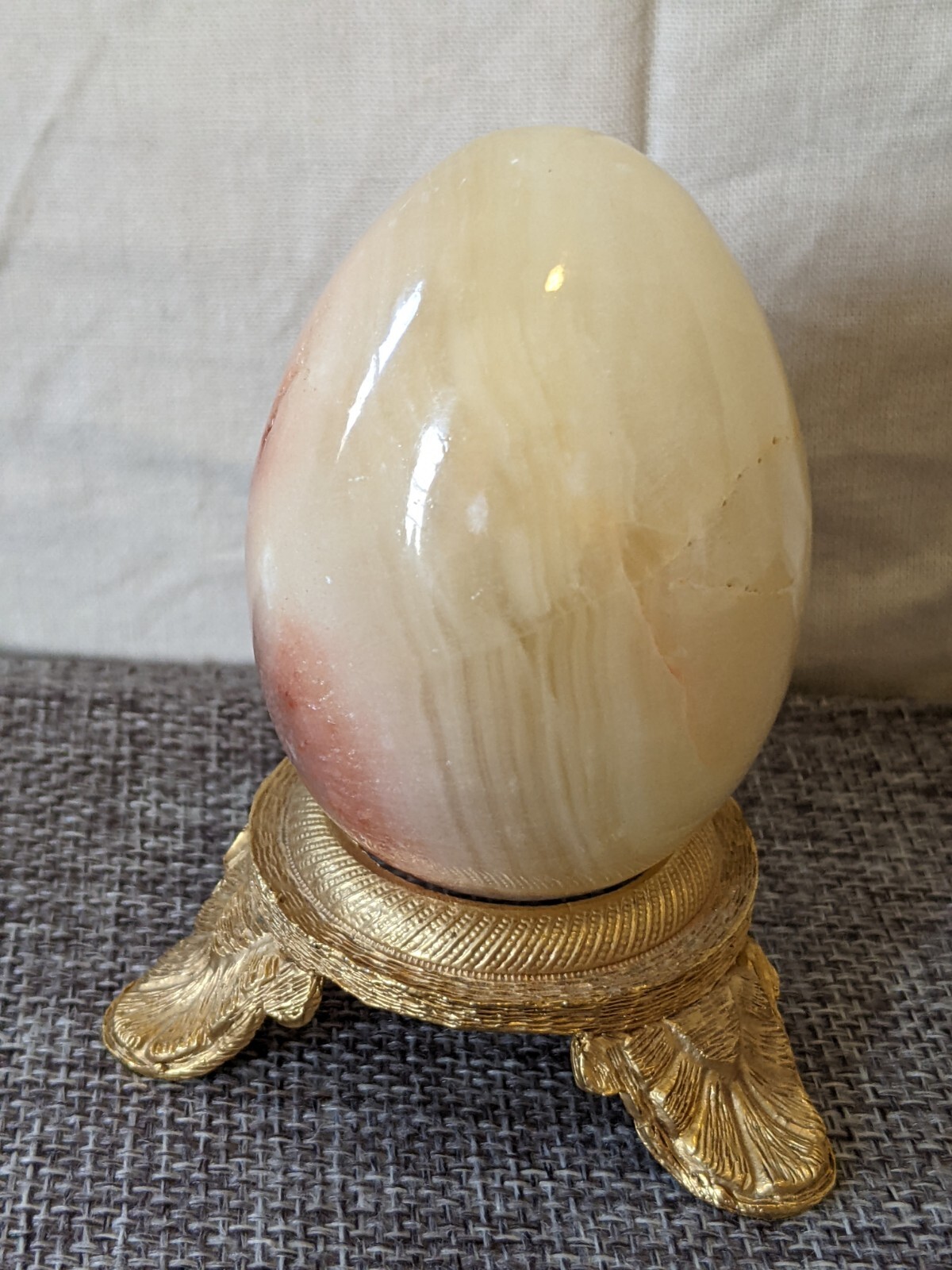 Reddish White Onyx Easter Egg Natural Crystal Banded Mineral – With Stand