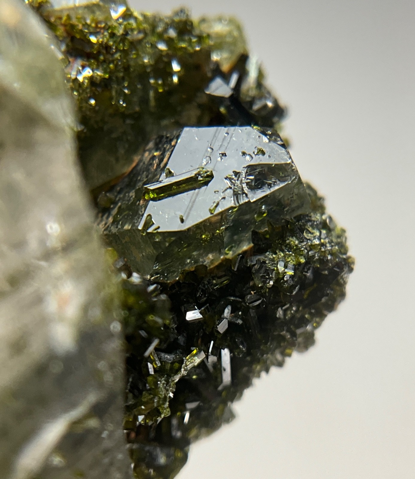NEW FIND! QUARTZ WITH EPIDOTE FROM HAKKÂRI PROVINCE, TURKEY