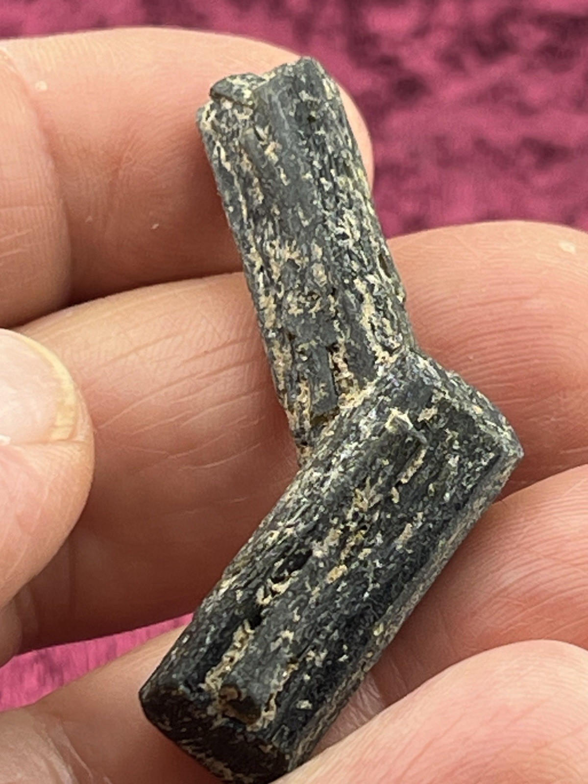 Twin Epidote Crystal – Mineral Specimen, Kayes Region, Mali 13.2 g.