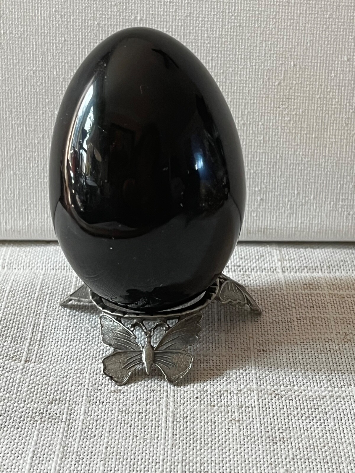 Black Onyx Egg w/ Lucite Stand.Egg is 2 1/2″ high/Stand is 1″ H -Base 1 1/2 sq
