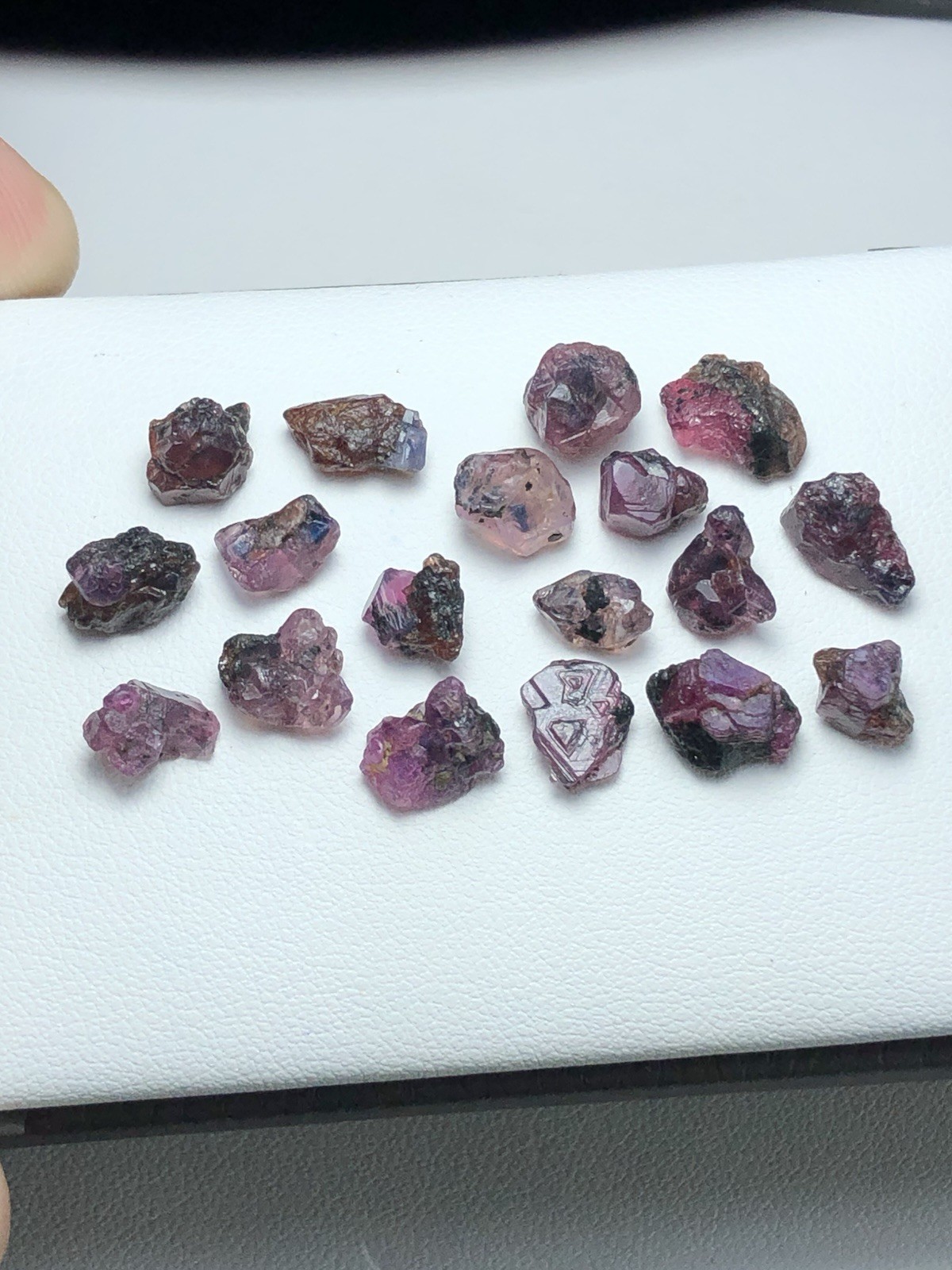 41.25 Crt / 18 Pieces / Natural Rare Winza Sapphire Crystal Hand Selected Piece