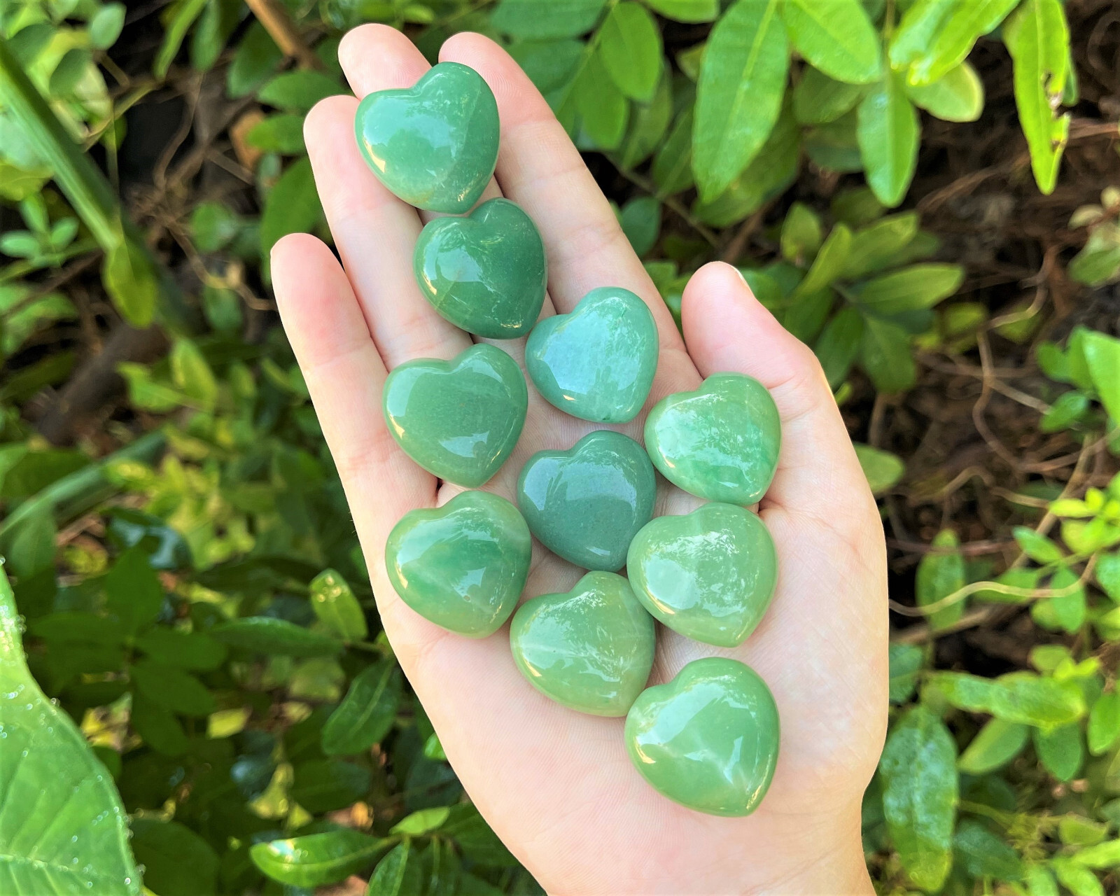 7 Chakra Crystal Heart Set With Pouch – (Seven Chakra Hearts, Crystal Healing)