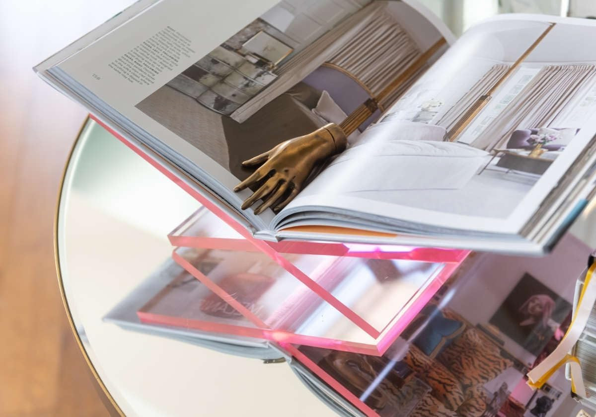 Lucite Galerie Book Display Stand – Elegant Acrylic Book Holder for Coffee Table