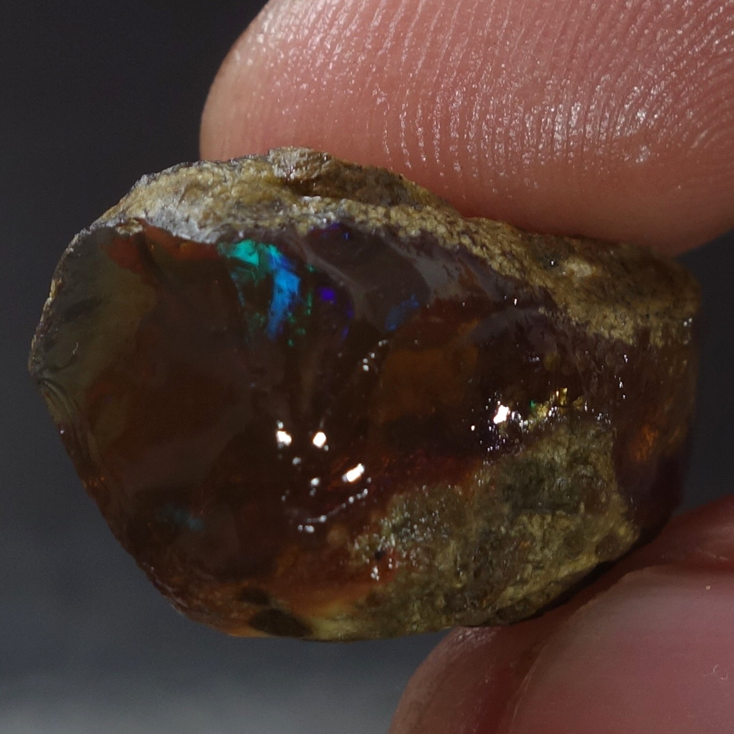16.00 Ct 100% Natural Ethiopian Crystal Oil Opal Play Of Color Rough Specimen