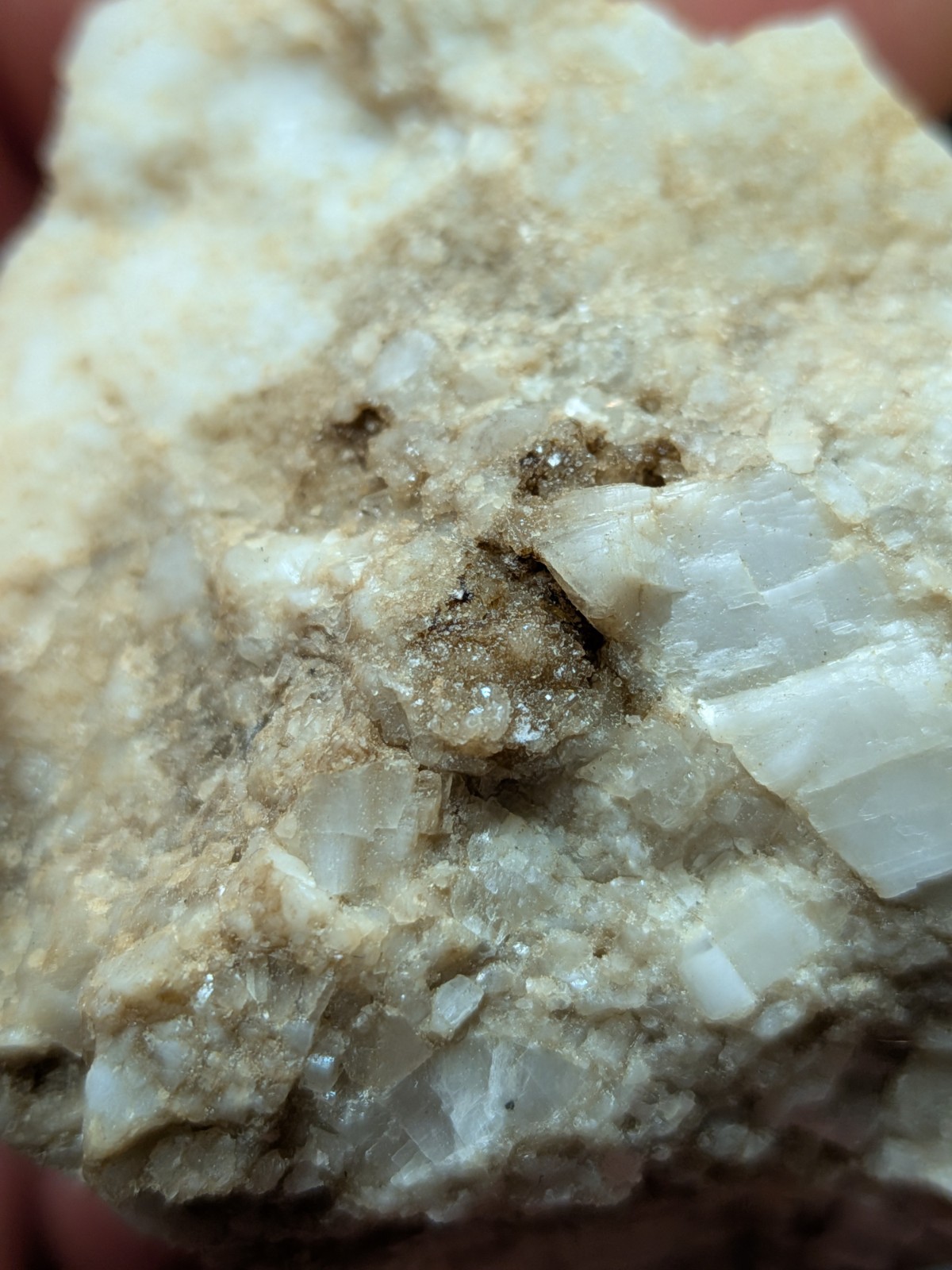 Calcite With Chalcopyrite And Fluorescent Bitumen And Fluorite, Kentucky