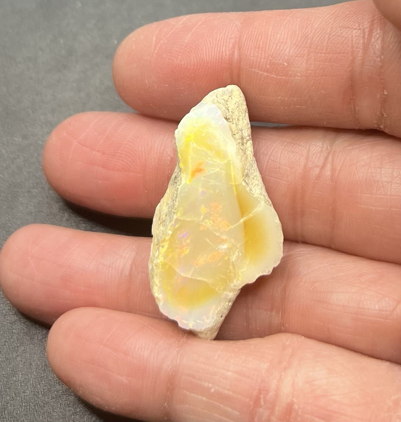 Ethiopian Welo Genuine Opal 5.3g Approx 1 1/2in AWESOME FLASHES