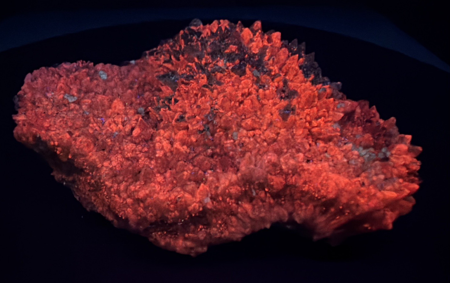 Fluorescent Dogtooth Calcite from Tres Marias Mine, Santa Eulalia, Mex. 120 g.