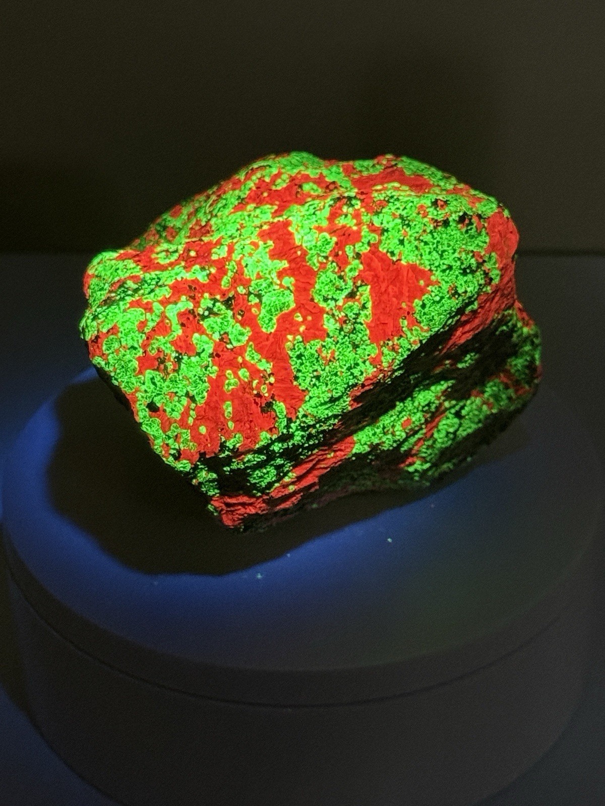VIBRANT Calcite, Willemite, & Franklinite Fluorescent Mineral Specimen – NJ