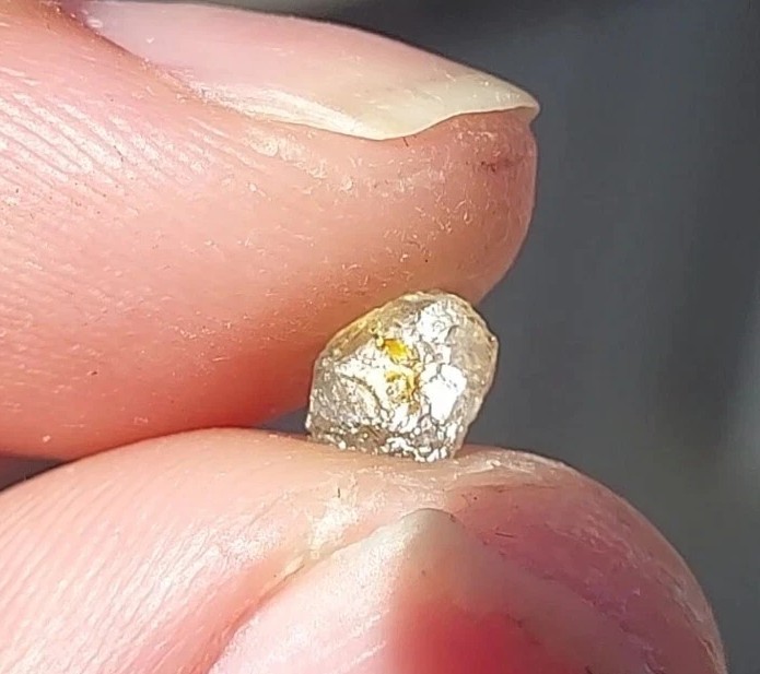 BICOLOR ORANGE & LIGHT BLUE SAPPHIRE FROM MONTANA, USA