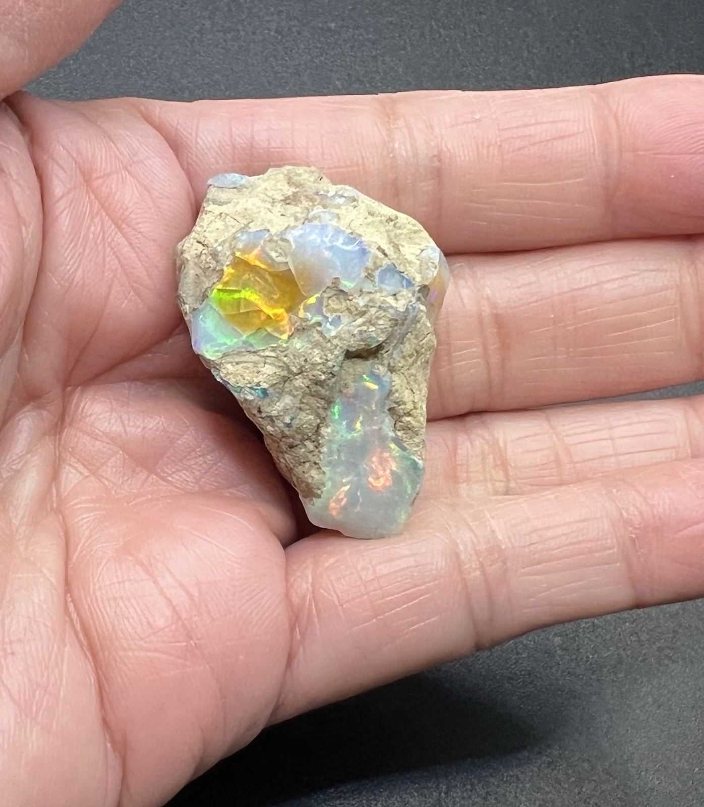 Ethiopian Welo Genuine Opal 14.5g Approx 1 1/2in AWESOME FLASHES
