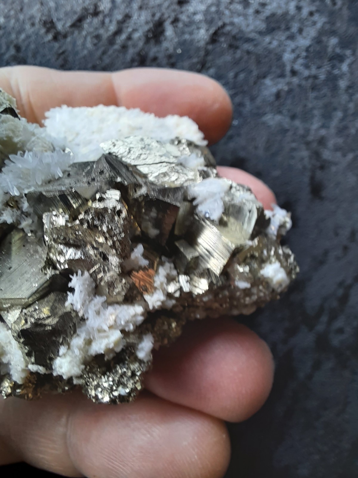 Pyrite Crystal CUBE Cluster With Druzy Calcite Crystals From Peru 228gr