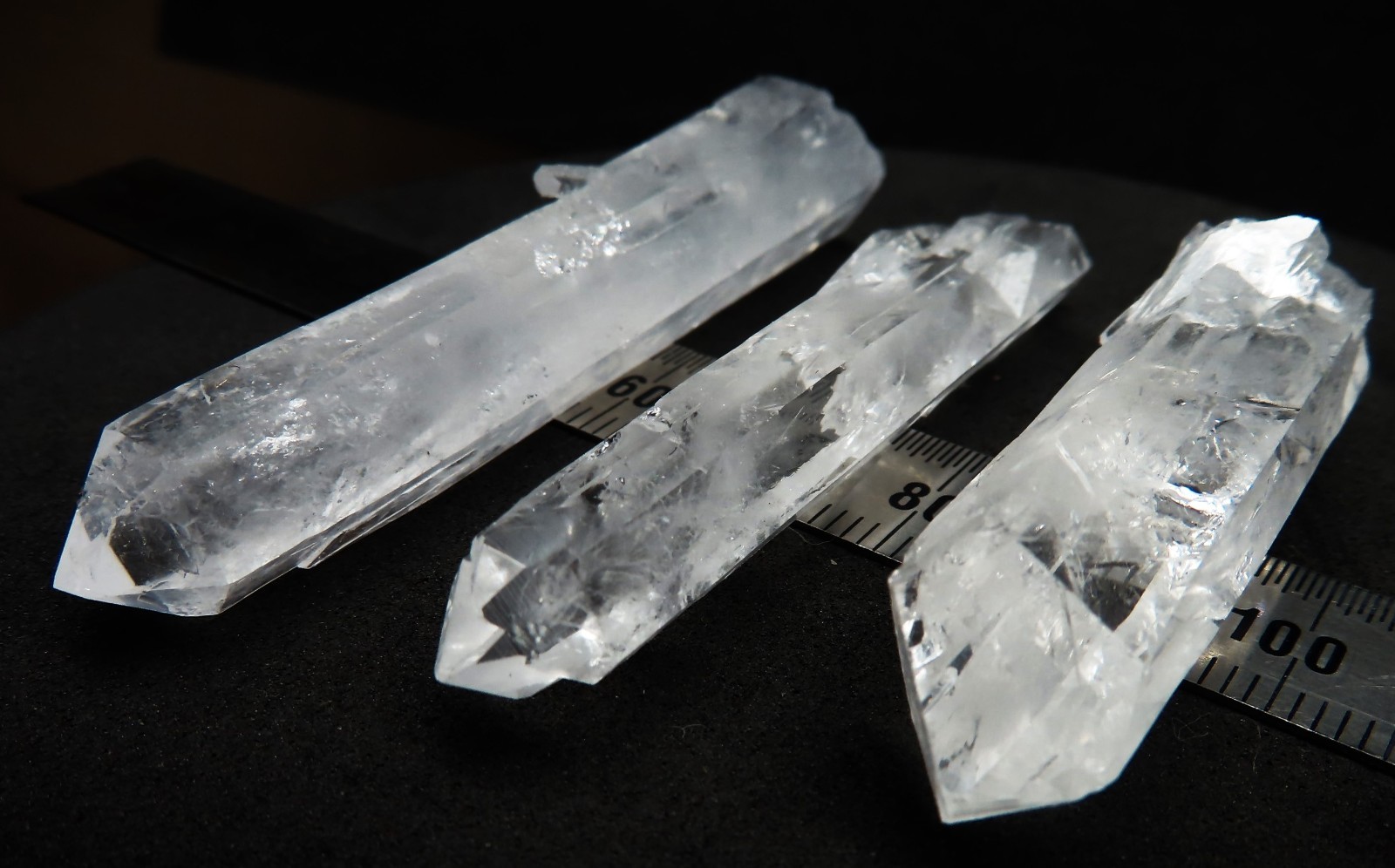 QUARTZ CRYSTALS, 8 OZ LOT OF SELF-NUCLEATED POINTS, LAB GROWN IN CLEVELAND, OHIO
