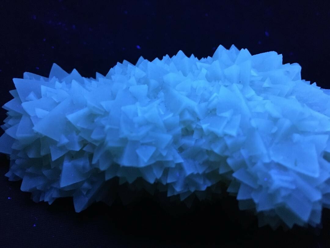 KB: BRIGHT!! FANTASTIC! CALCITE XLS. SW FL. YELLOW/WHITE SW & PHOS. FROM SPAIN