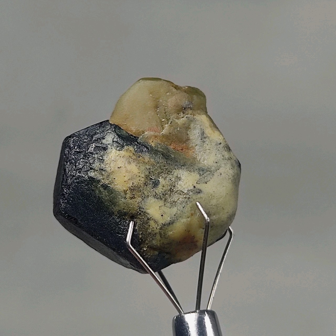 10 gm Stunning Peridot Crystal Combine With Aesthetic Magnetite Crystal.