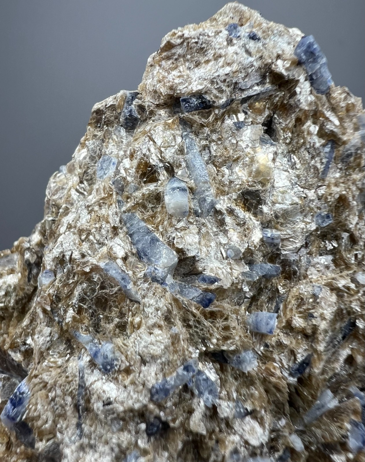 217 GM Sapphire Crystals On Mica Matrix – Badakhshan AFG – Combine Shipments