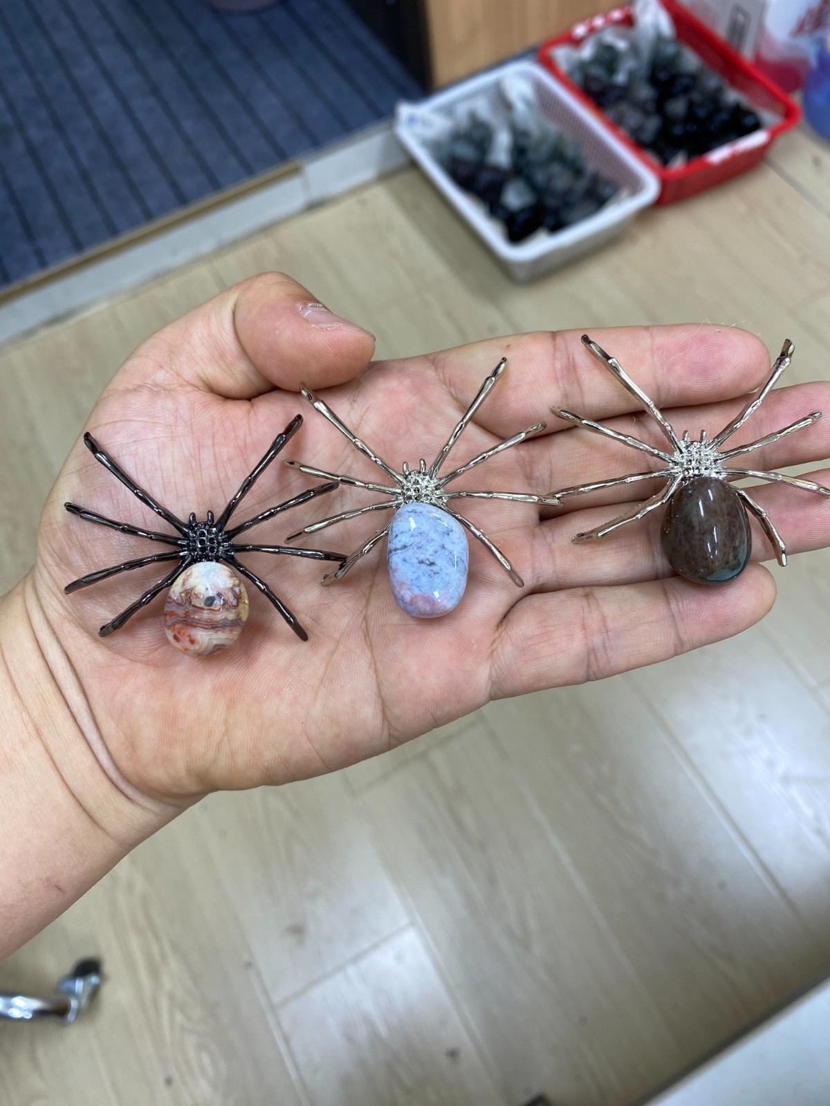 1pc Natural Mixed Quartz hand Carved Spider skull crystal Reiki heal Gift Decor