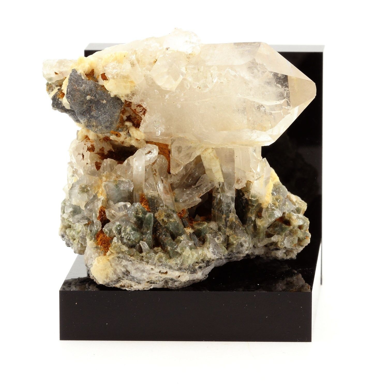 Minerals And Gemstones. Quartz, Chlorite. 561.9 CT. Freney D’Oisans, Bo