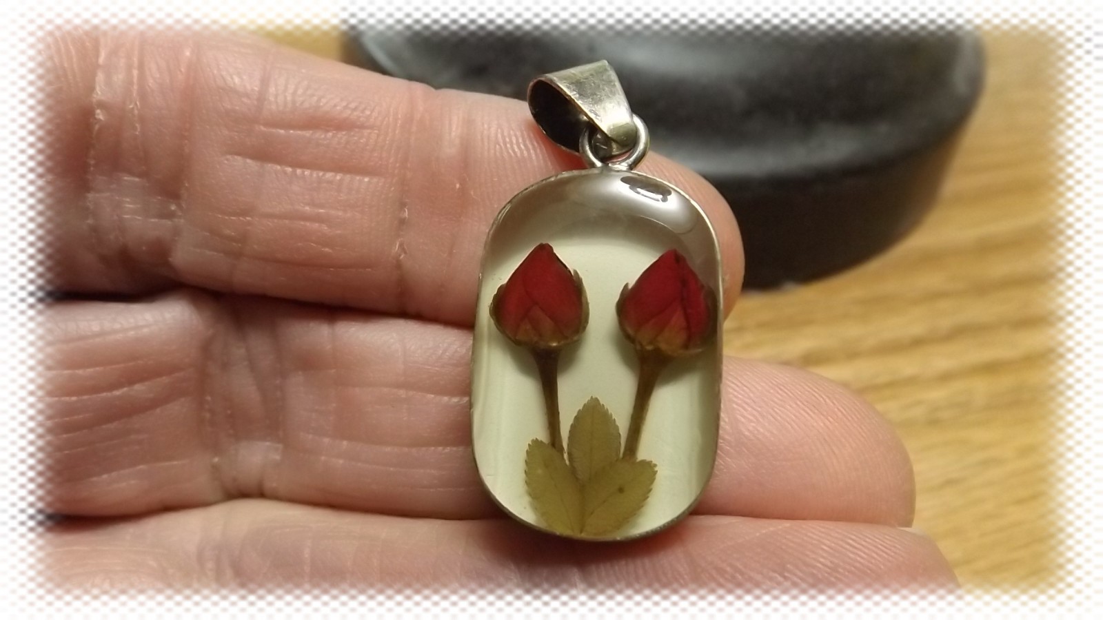 925 STERLING SILVER FOREVER REAL ROSE BUDS IN LUCITE PENDANT