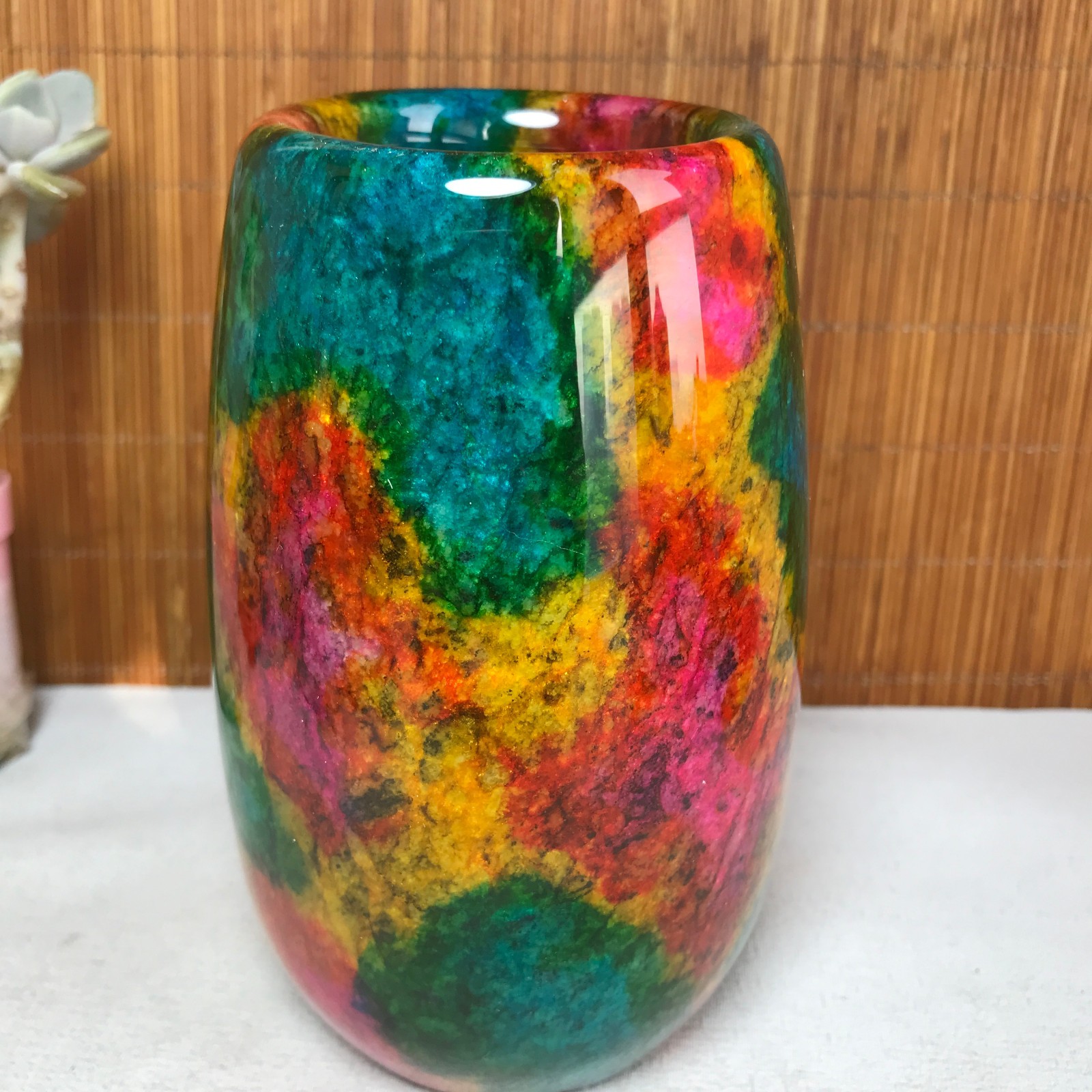 Natural “Seven Colors Jade” vase specimen -Taiwan China 1050g 129mm A3729