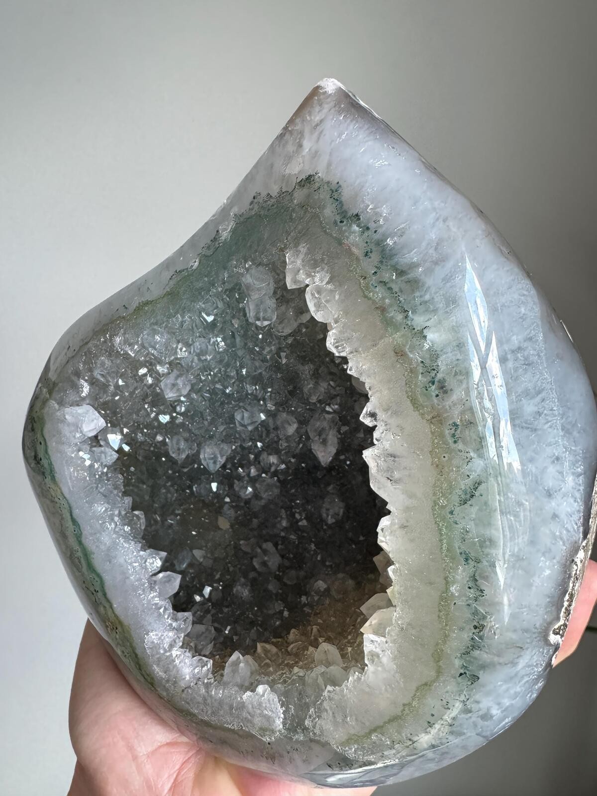 Uruguayan Quartz Flame Geode Mineral Specimen Standing Crystal Cluster A12