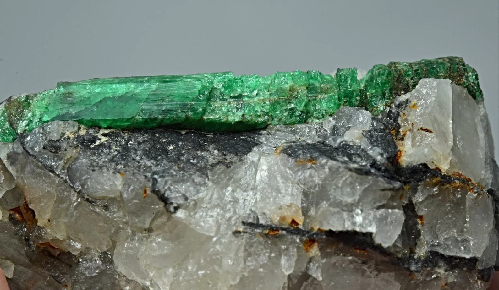 Natural 38mm Long Emerald Crystal On Quartz Matrix 67 Gram