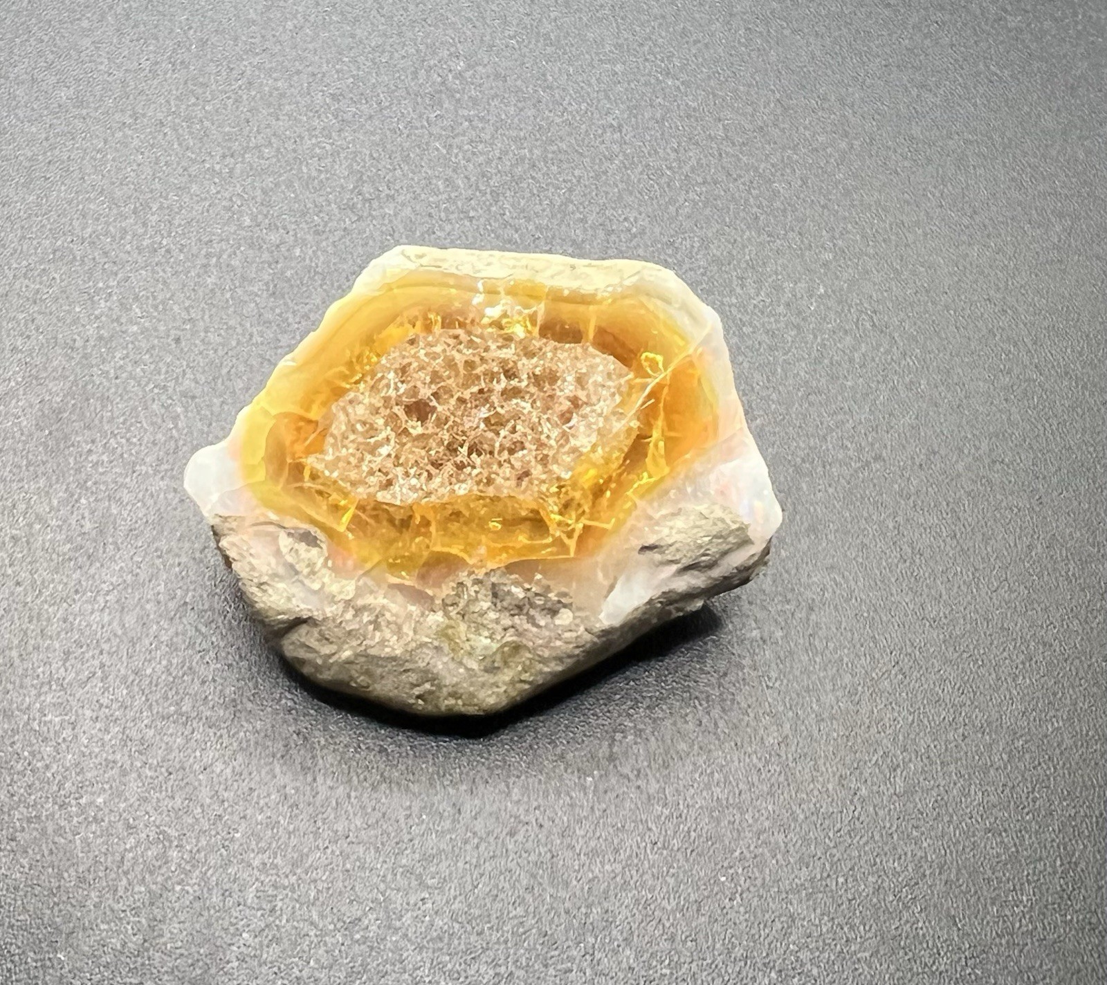 Ethiopian Welo Genuine Opal 30.2g Approx 1 1/2in AWESOME FLASHES