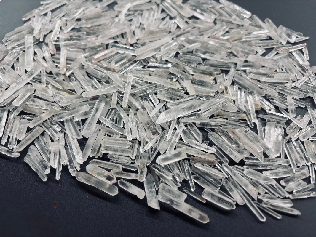 200pcs+ Tiny Natural Clear Quartz Crystal Points 1/2Lb Terminated Wand Healing