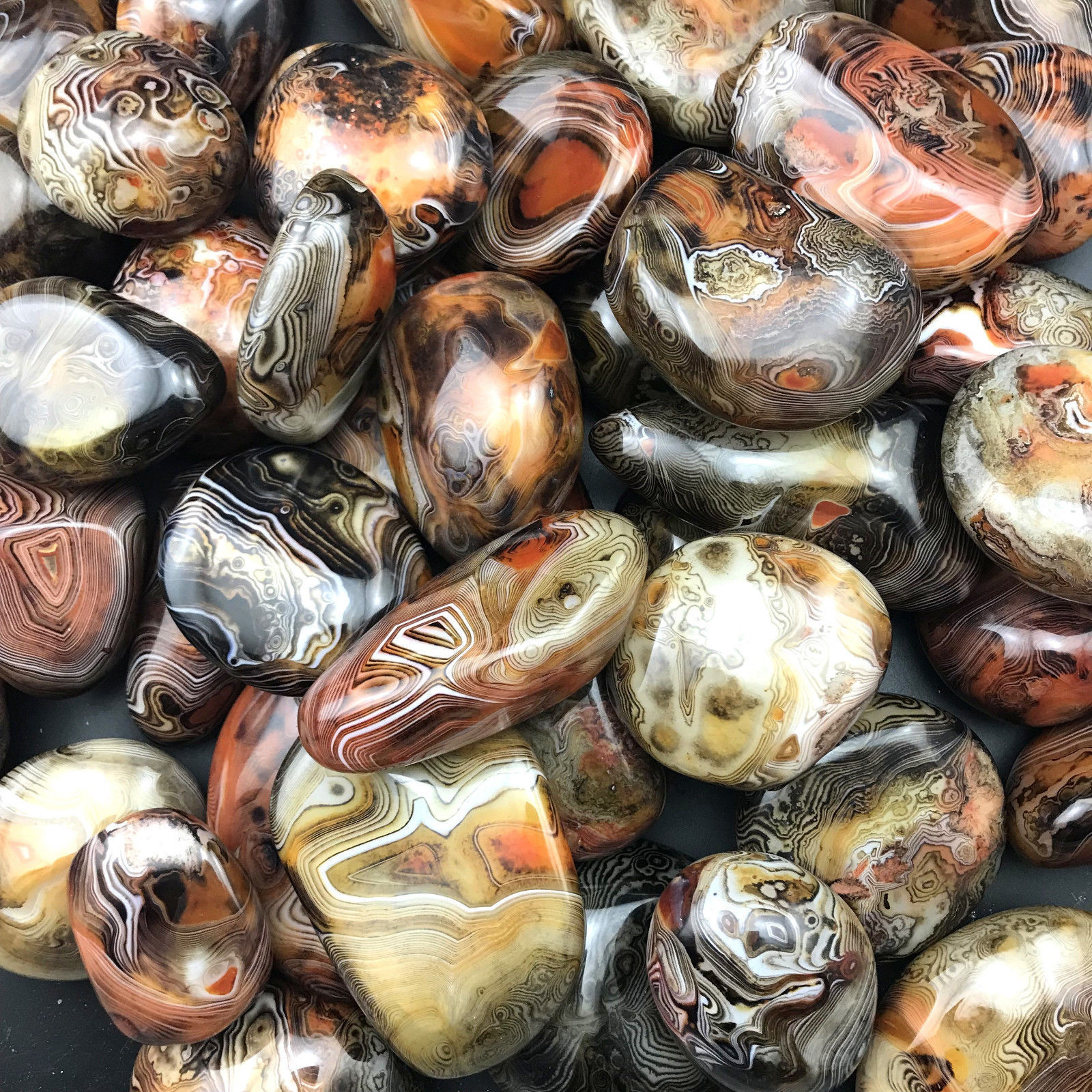 1PC Madagascar Banded Agate Alarge Tumbled Beautiful Patterns Randomly Send