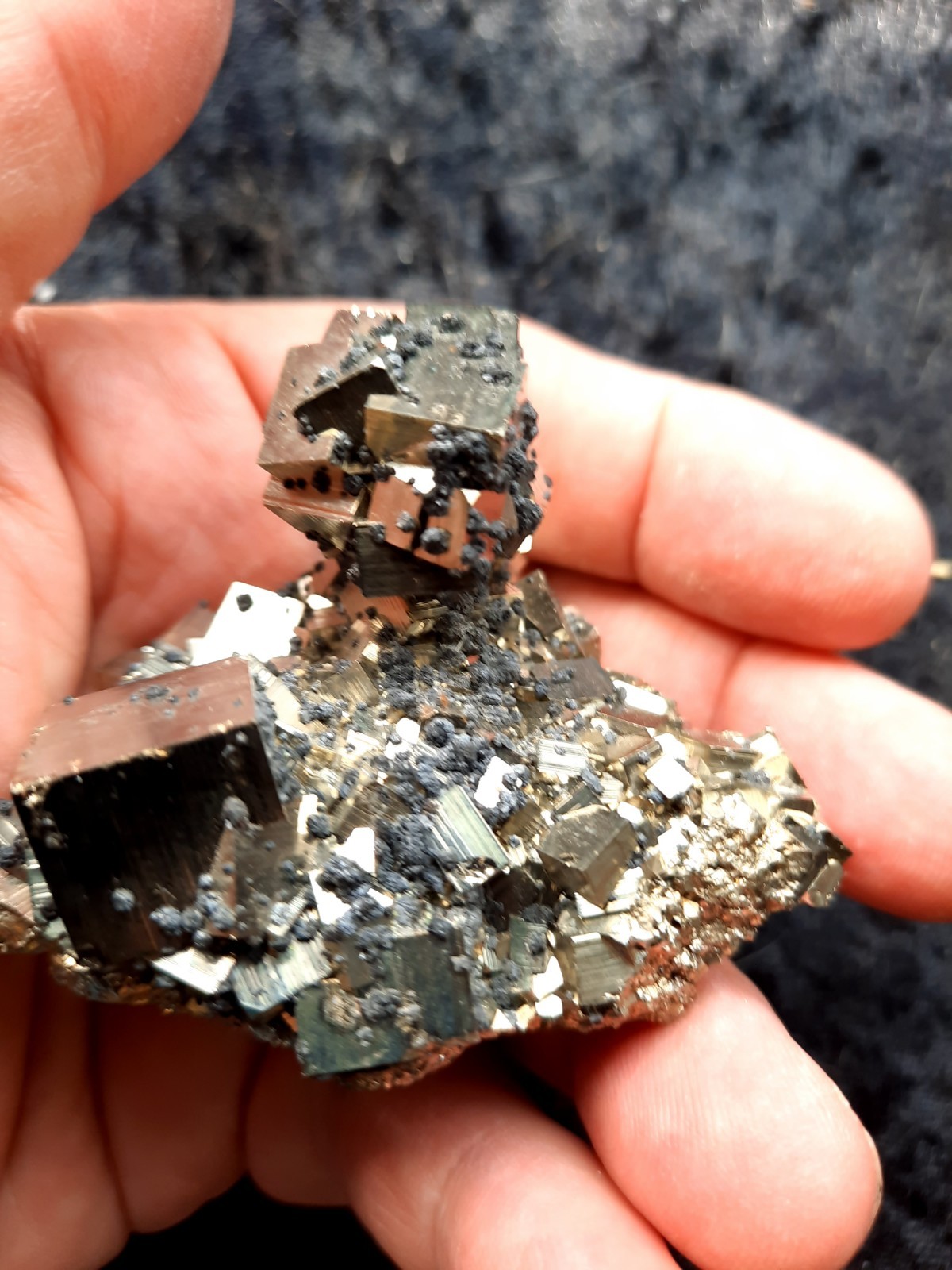 100% Natural High Quality PYRITE Crystal CUBE Cluster with SPHALERITE Peru 235gr