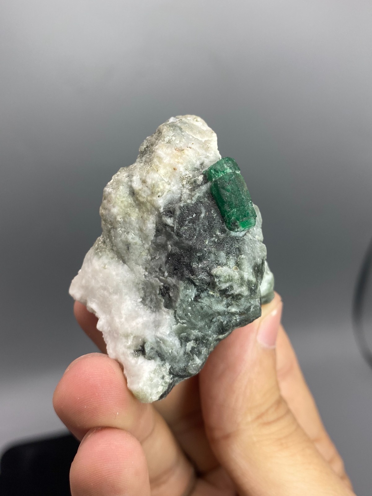 71.4g Natural Emerald Crystal Specimen on Matrix 42.5x54x36mm Swat Pakistan