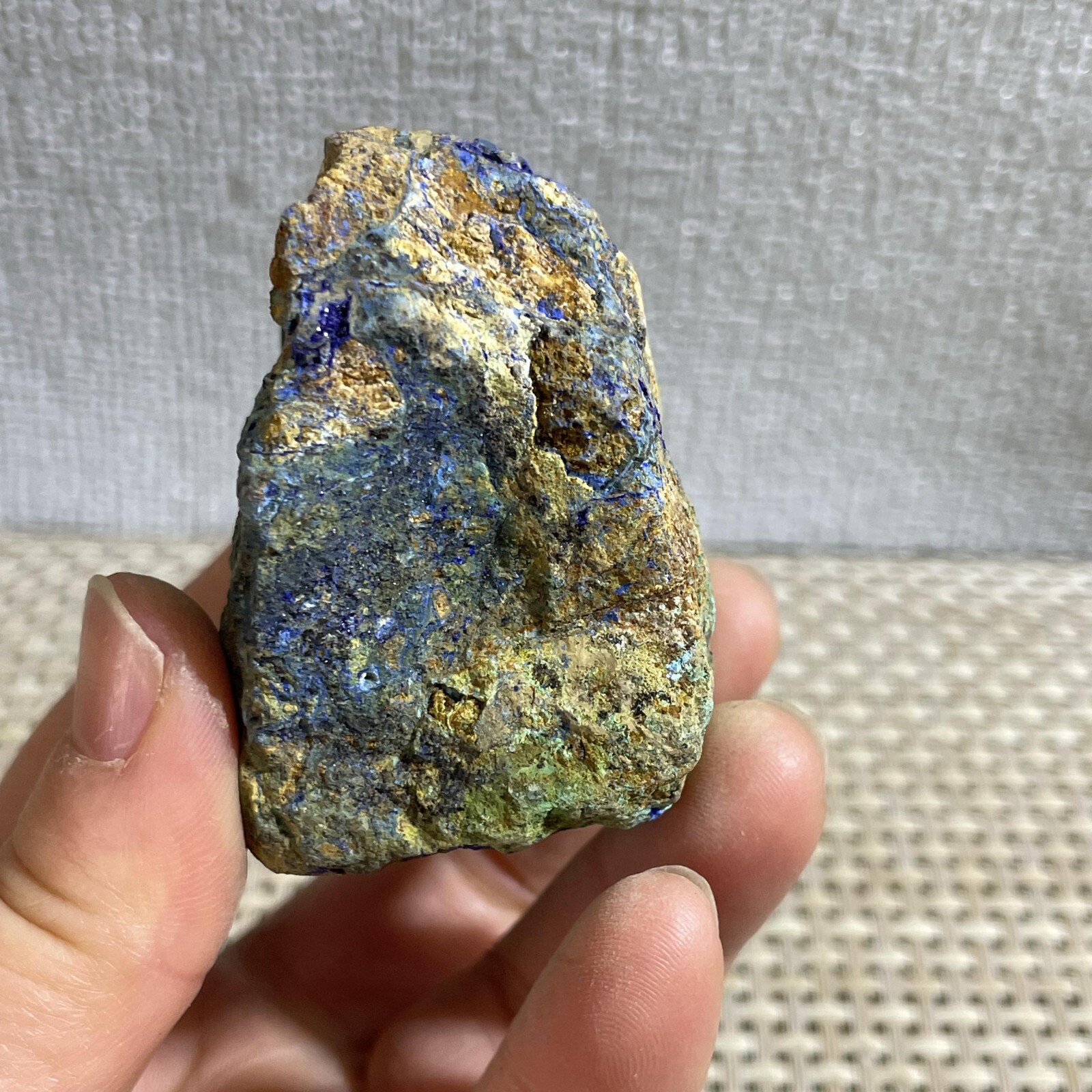 128g Natural blue copper ore quartz malachite crystal mineral specimen