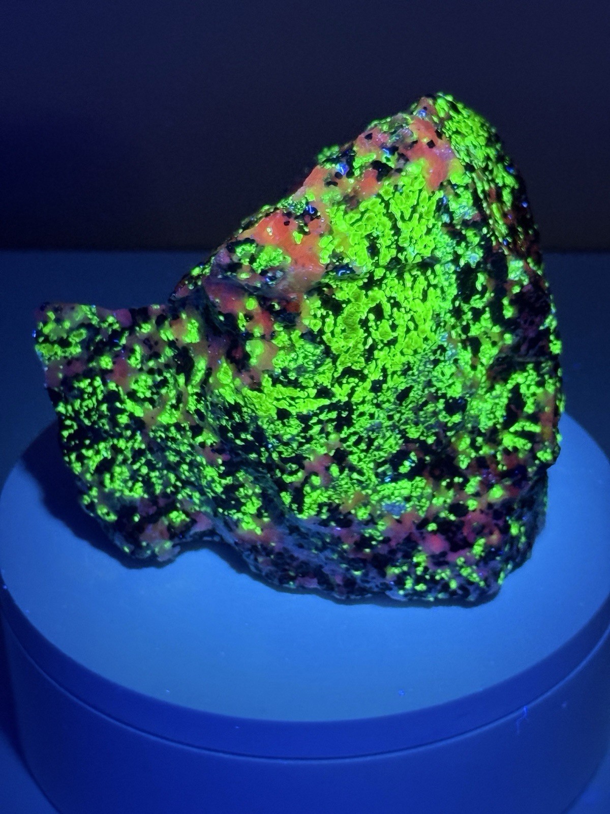 GLEAMING Calcite, Willemite, & Franklinite Fluorescent Mineral Specimen – NJ
