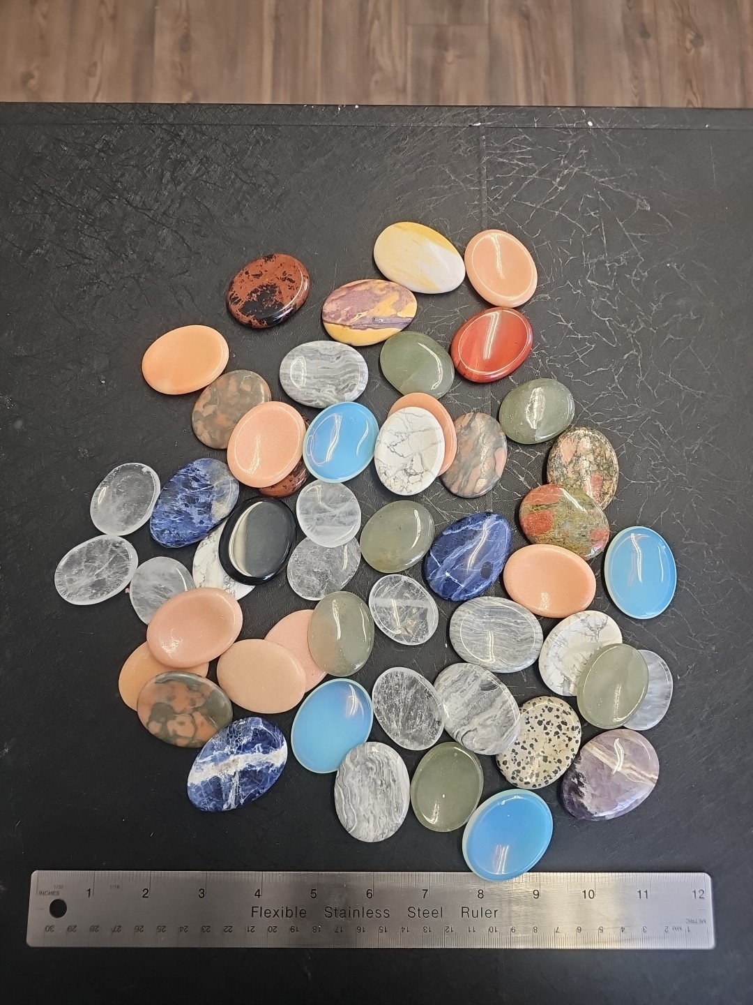 wholesale bulk lot Assorted worry stone gem stone 2lb 50 pcs