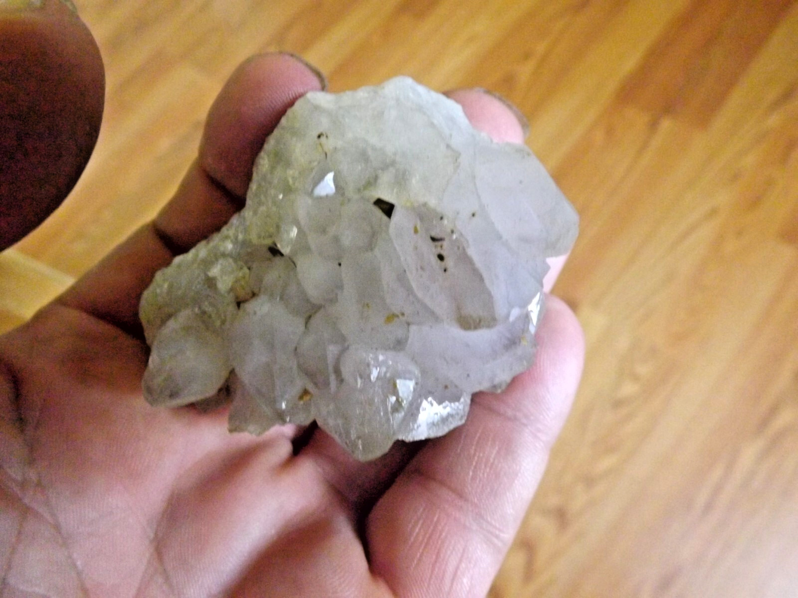 Purple Diamond hill Quartz crystals cluster 103 grams 1-3/4″ x 2-1/4″ X 1-1/4″