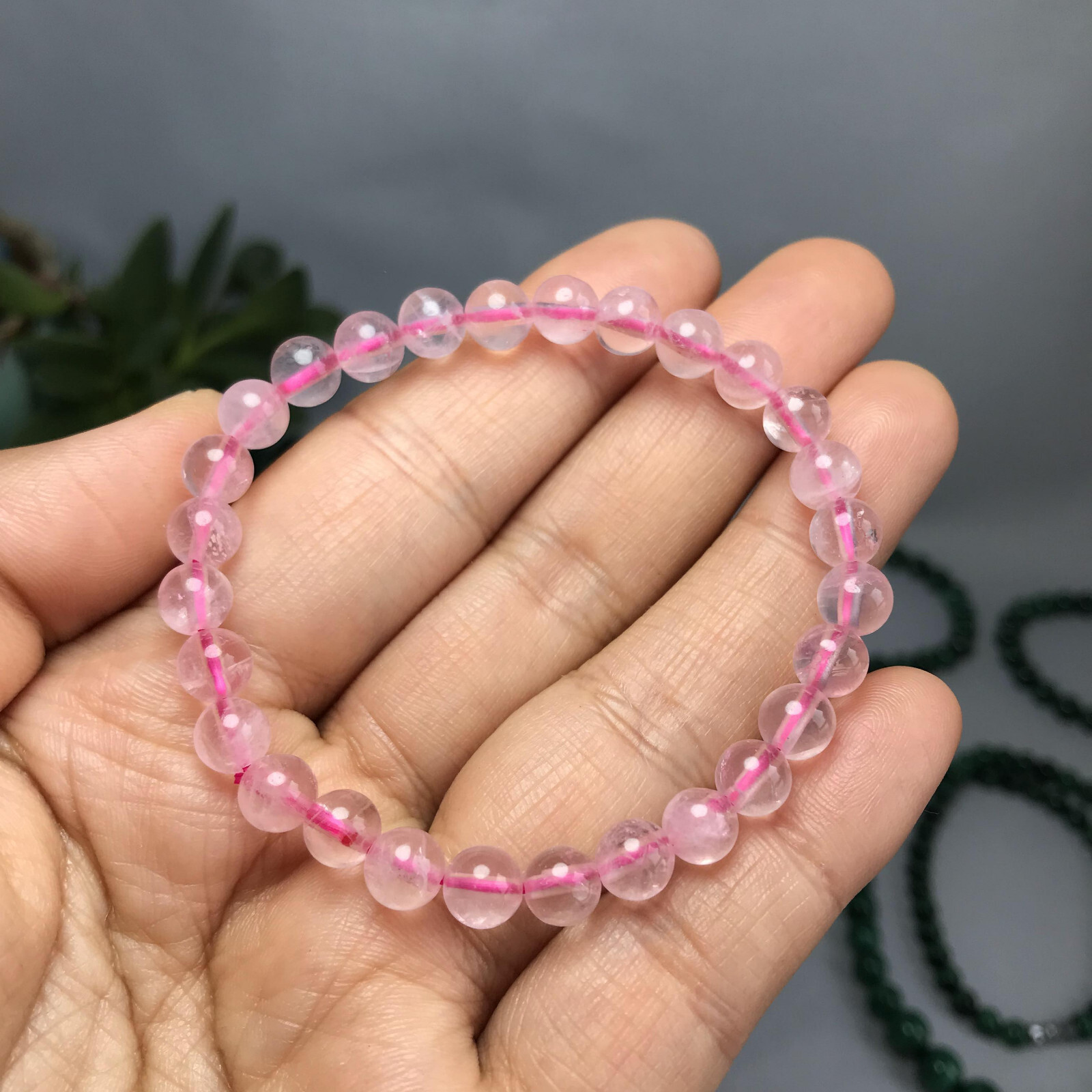 1Pcs Natural Polish Pink crystal stone bracelets Crystal ball Specimen 6mm