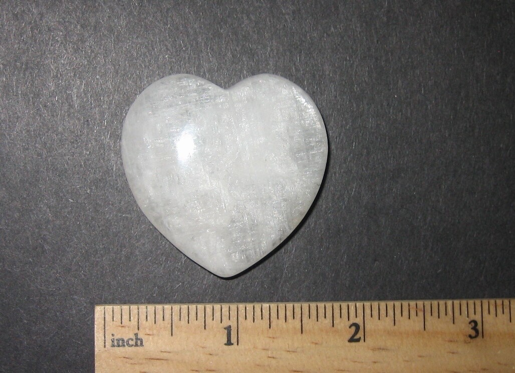 40mm HIGH QUALITY POLISHED NATURAL CRYOLITE STONE HEART GREENLAND ~ 29.1grams *1