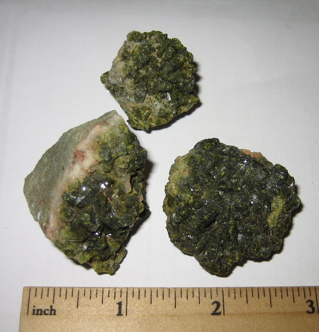 3 NATURAL ROUGH 1.1″-1.7″ EPIDOTE CRYSTAL MINERAL CLUSTERS FROM MOROCCO 94.4g *1
