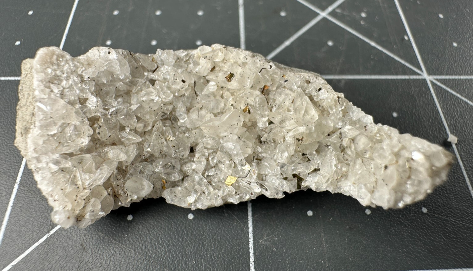 ➤ FISH TAIL TWIN CALCITE CRYSTAL on 1-1/4″ CLUSTER – Pint’s Quarry VIDEO➤1075
