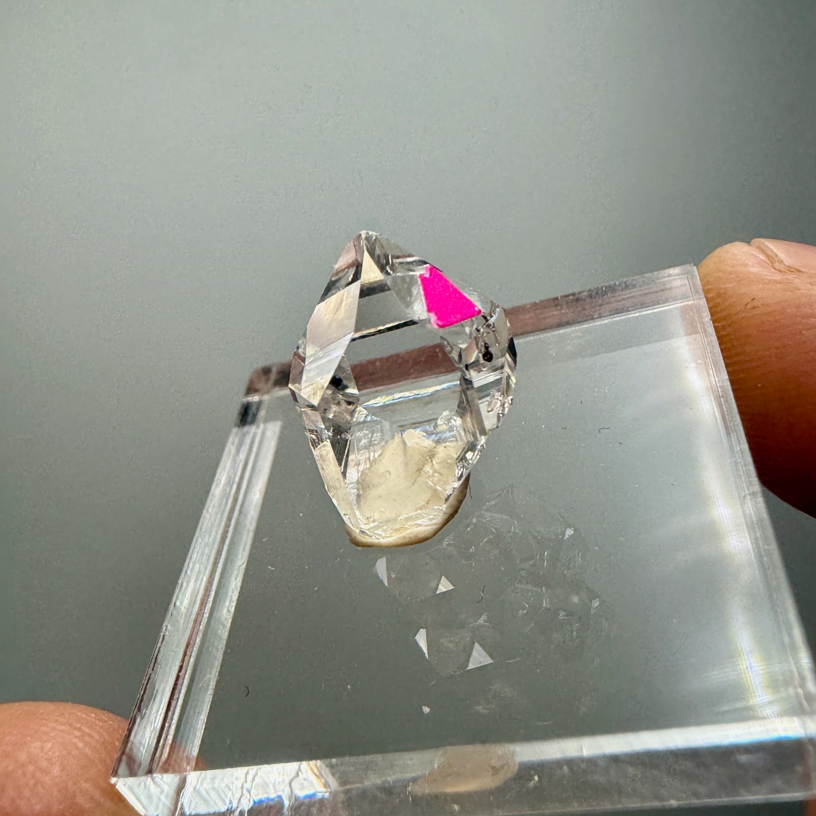 1.54 g Enhydro A-Grade Herkimer Diamond Gem w/ Moving Hydrocarbon