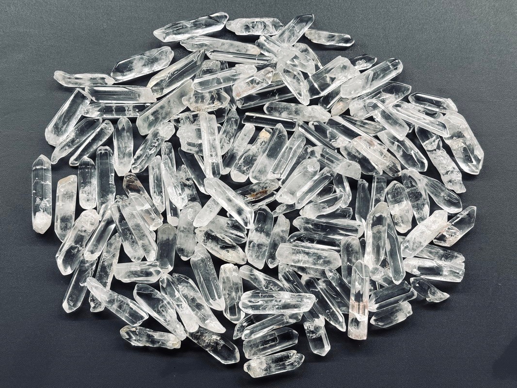 300PCS+ TINY MICRO POLISHED 1/2 LB CLEAR QUARTZ CRYSTAL JEWELRY POINTS SPECIMEN