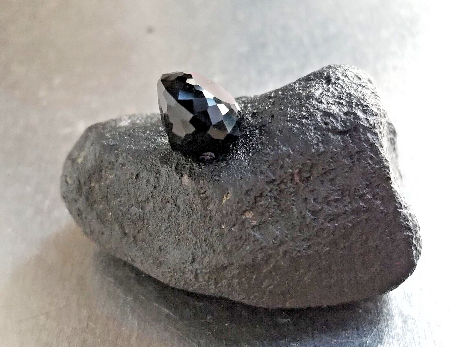 237.5ct. GRAPHITE DIAMOND Glassy pre-solar carbon meteorite diamond.