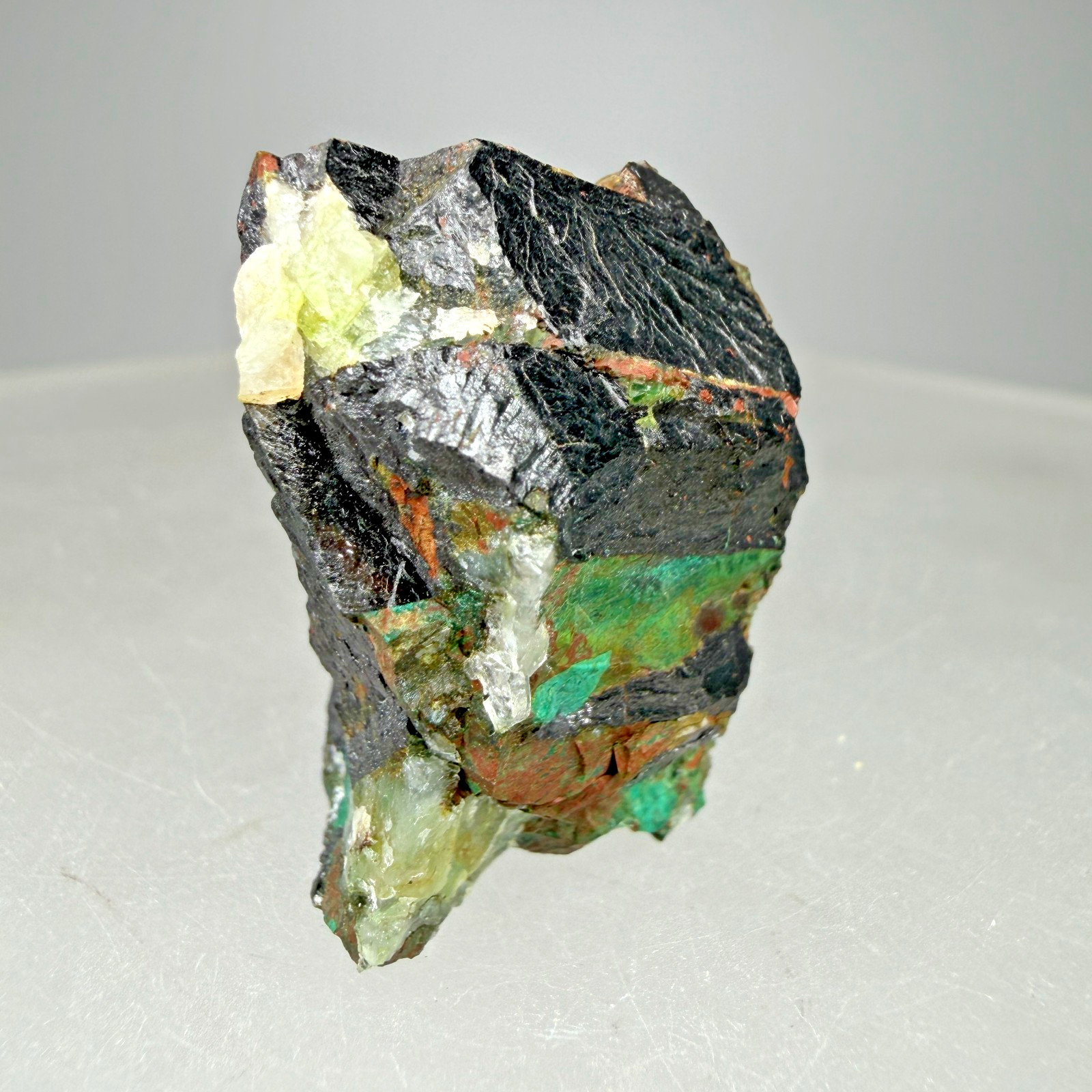 Hubnerite, Quartz: Harding Mine, Picuris District, Taos County, New Mexico